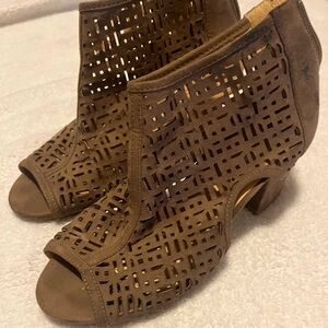 Brown open toed heels, size 7